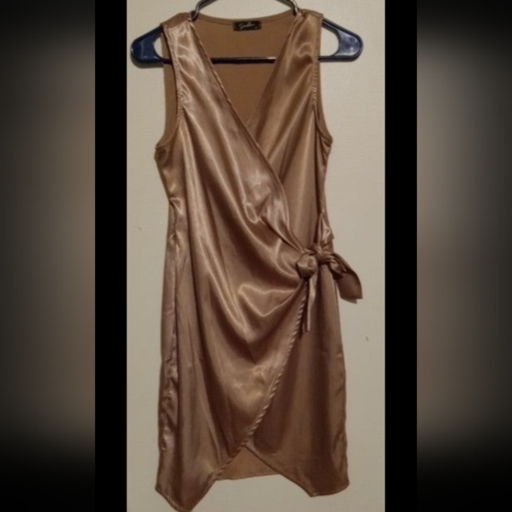 Sorella-Rose Gold Satin Sleeveless V-Neck Wrap Side Bow Tie Dress-M